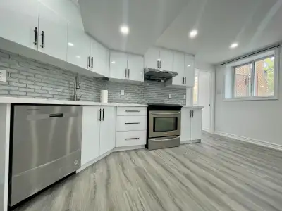 ***AVAILABLE from Sept 01, 2025 **** ***Vegetarian Cooking Preferred*** • Ideal for a small Family •...