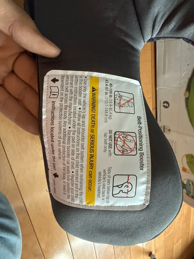 Cosco Booster Seat in Strollers, Carriers & Car Seats in Kitchener / Waterloo - Image 3