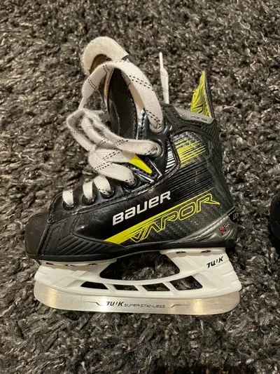 Bauer Youth Hockey Skates Size 9, View more