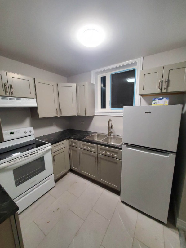 New Bachelor/Studio apartment available now or July 1st. 1050 Long