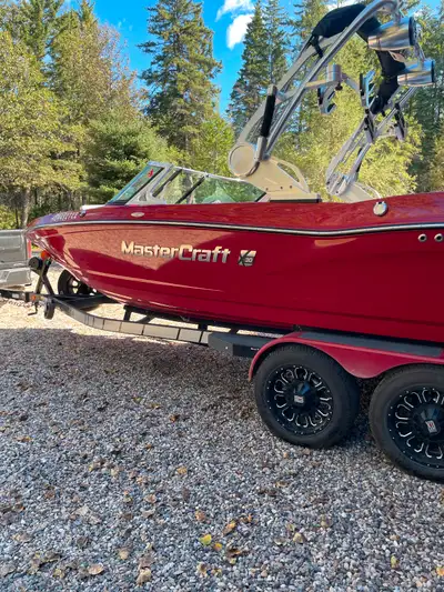 This one owner boat is loaded with options including the 6.2L engine and has 116 original hours. It...