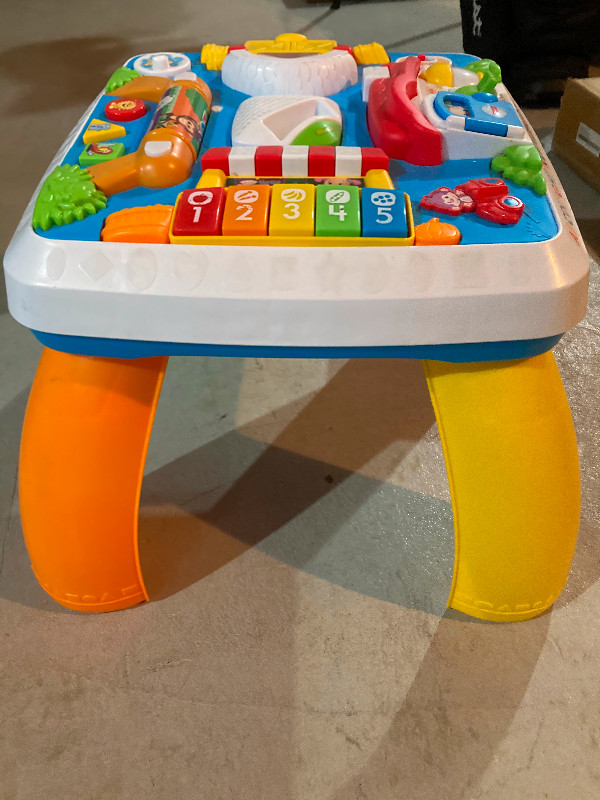 Table d'apprentissage (Fisher Price) dans Jouets  à Ouest de l’Île - Image 2