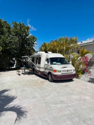 Rialta 2003 excellente condition mécanique. 66000 miles ( 106.000km) Toujours bien entretenu. Absolu...