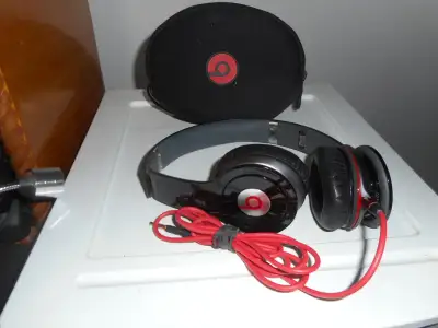 BEATS Solo HD by Dr. Dre Wired Headphones – Black/Red, NEW!, View more