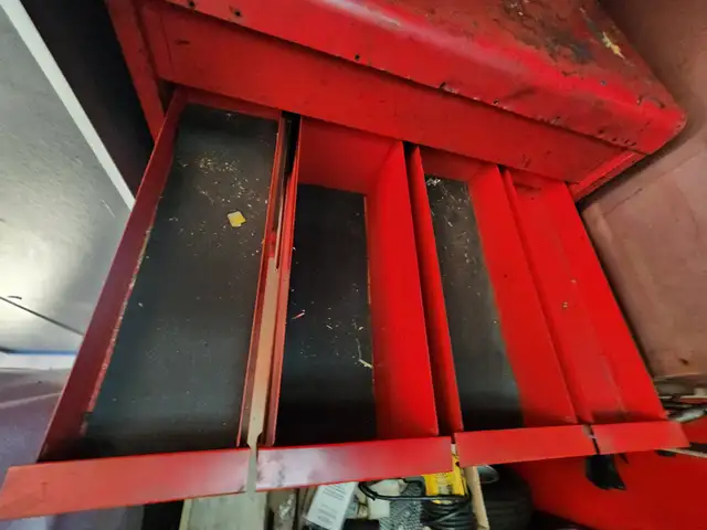 Snap-on Tools 12 Drawers Full Depth Older Tool Chest in Hand Tools in Windsor Region - Image 3