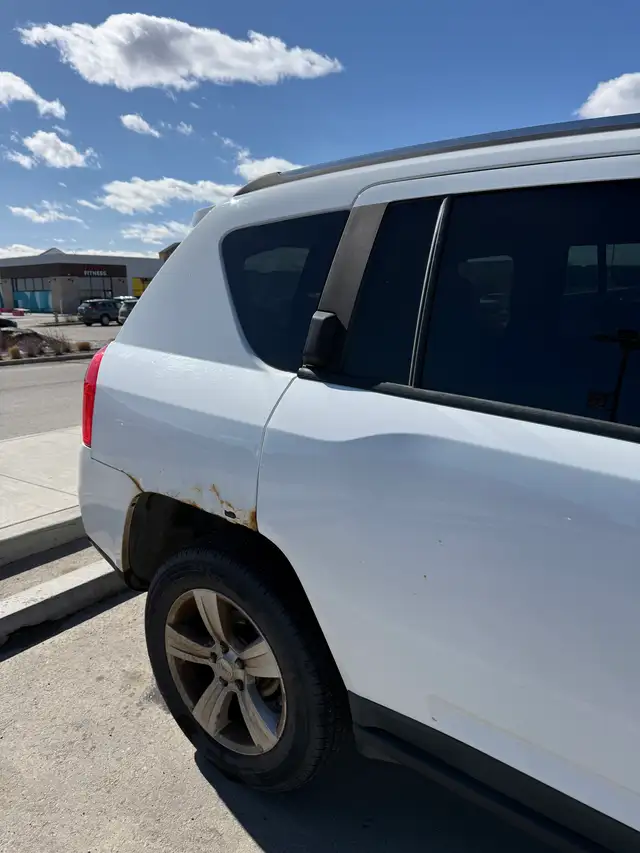 2011 Jeep Compass North ·4WD · CarPlay · Heated Seats in Cars & Trucks in Calgary - Image 8