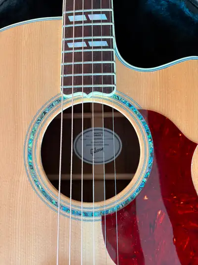 Gibson Songwriter ec, View more