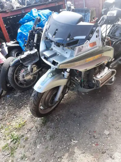 Parting out 2000 Honda GL1500 SE and 1998 GL1500 Goldwing. Lots of extra body parts. Carbs need rebu...