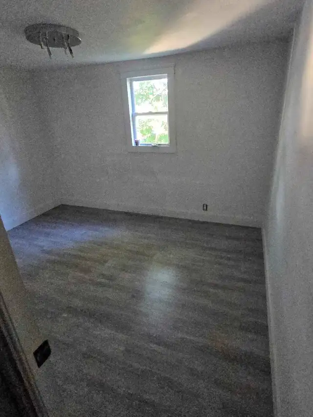 3 Bedroom 1 Bath mobile home for rent in Long Term Rentals in Bedford - Image 7