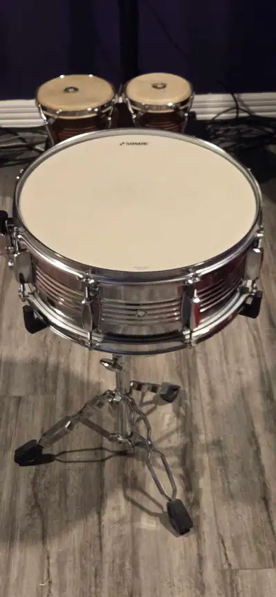 snare drum with pearl stand, View more