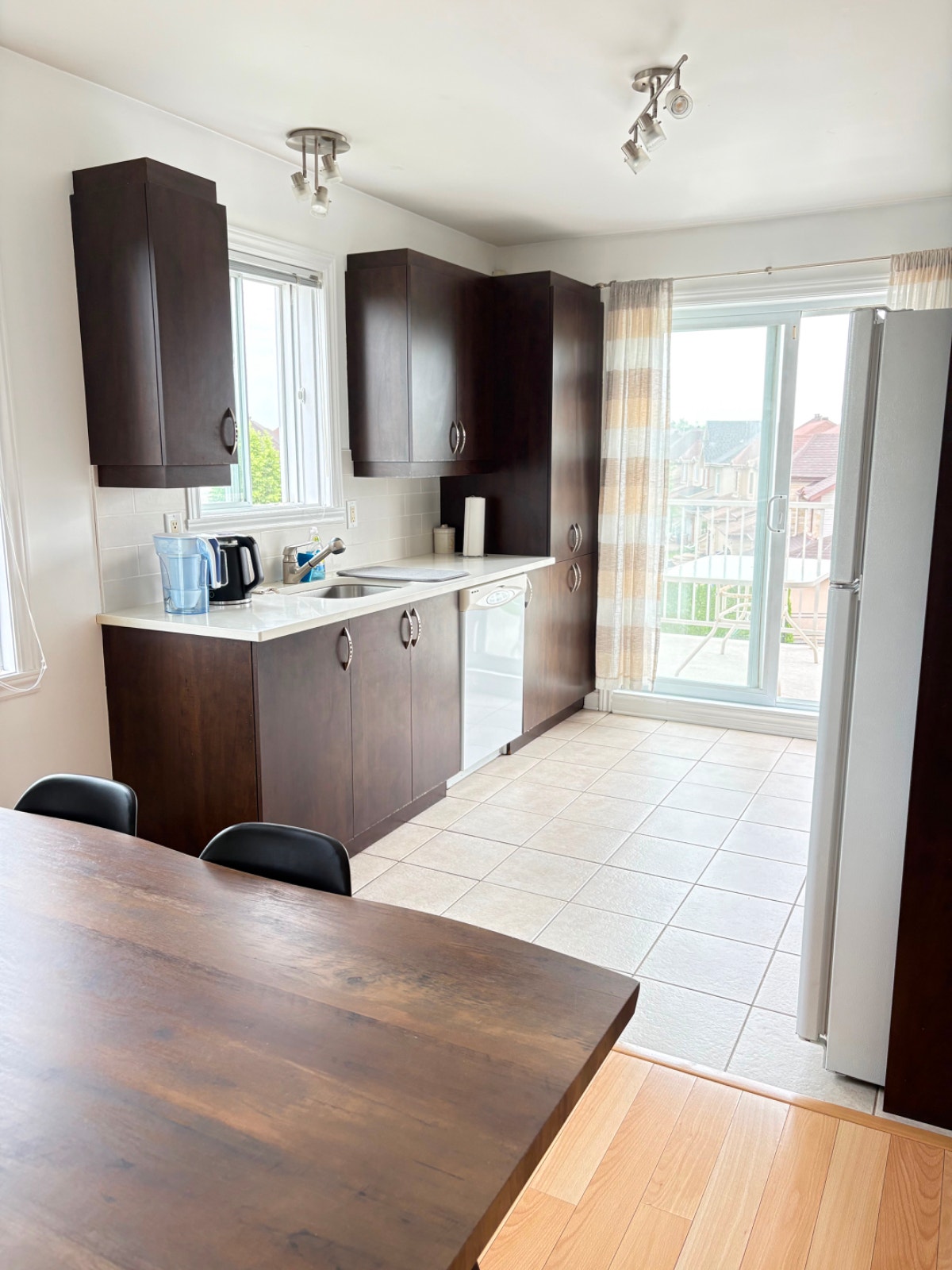 4 ½ CHOMEDEY LAVAL – Furnished Condo Hotel for Rent (Short or Lo — photo 3