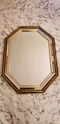 Miroir /  4-Layer Beveled Mirror   H: 39,5"  L: 29"  W: 0,6"
