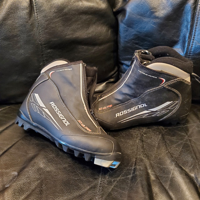 Rossignol NNN Rottefella  Cross Country Ski Boots  size EUR 40 in Ski in Barrie