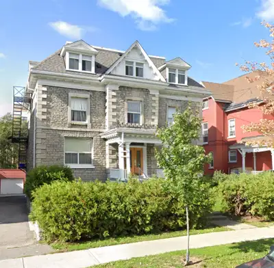 Looking for a convenient, comfortable, and secure place to stay in downtown Ottawa this summer? This...