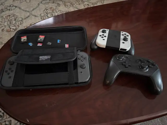 Nintendo switch oled model in Nintendo Switch in Edmonton - Image 2