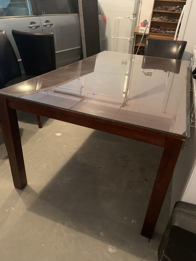 Dining Table with customized thick heavy glass top + 4 chairs Dining