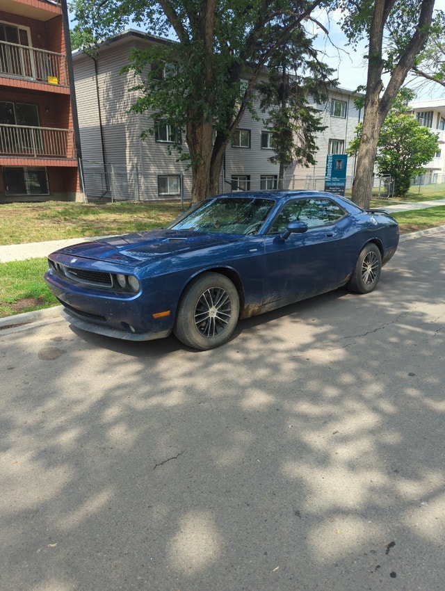 Dodge challenger Cars & Trucks Edmonton Kijiji