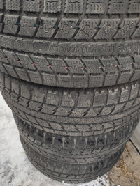 4 pneus hiver Toyo Observe GSi 235-55R19 excellent état