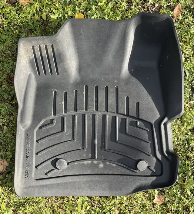 Weather Tech Floor Mats in Other Parts & Accessories in Owen Sound - Image 3
