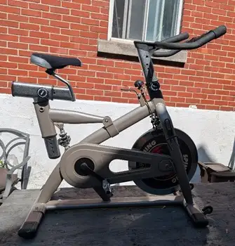 Vélo d'exercise ClubPiscine,comme neuf,marche tres bn. Livraison in Exercise Equipment in Longueuil / South Shore - Image 2