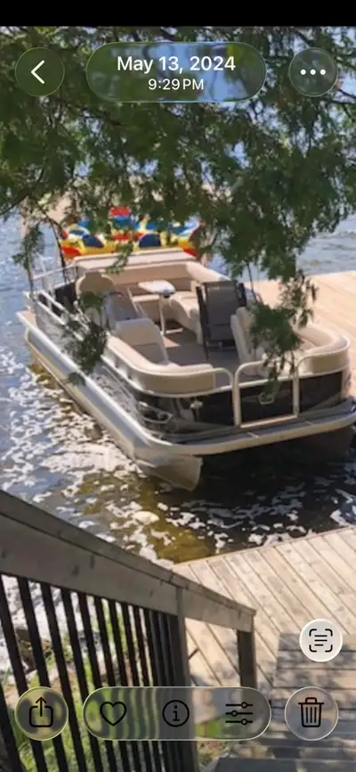 We are selling our 21’ Pontoon Boat 2014 Princecraft Vectra with 50 H.P. Mercury outboard. The inter...