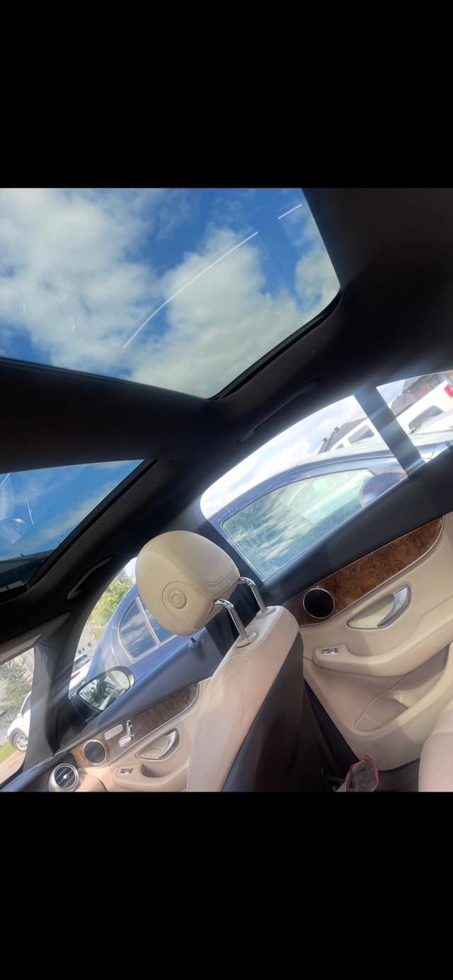 2015 Mercedes C300 — photo 4