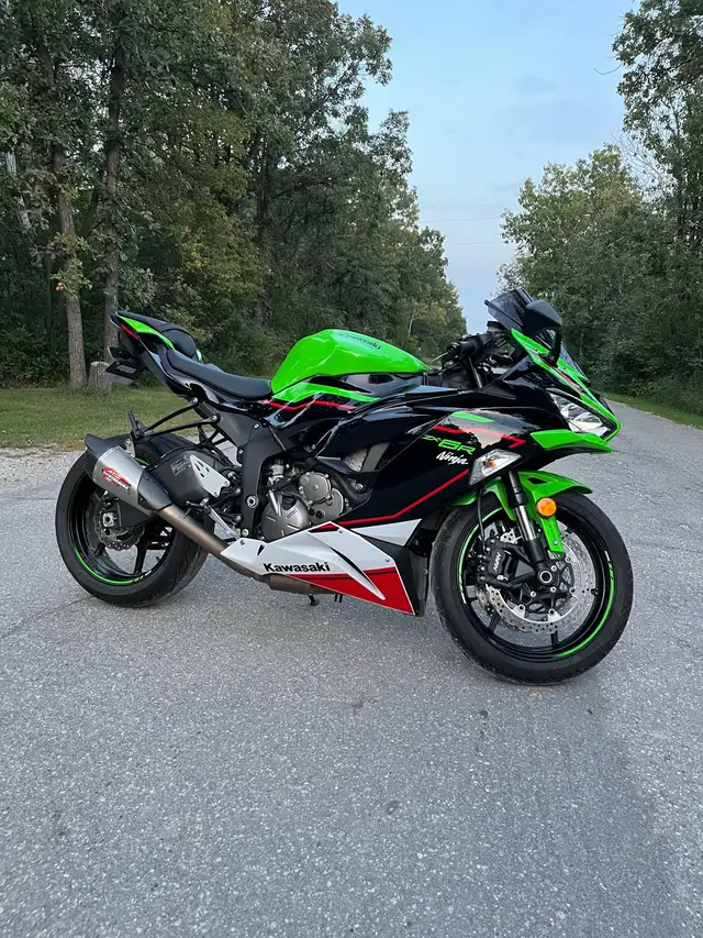 2021 Kawasaki Ninja ZX6R in Sport Bikes in Winnipeg - Image 2