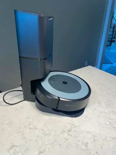 iRobot i3 Room Vacuum. Almost new. Has been only used twice. Excellent condition.