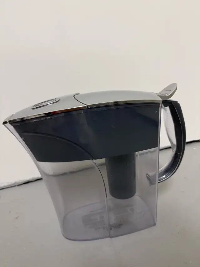 Brita water filter with standard filter