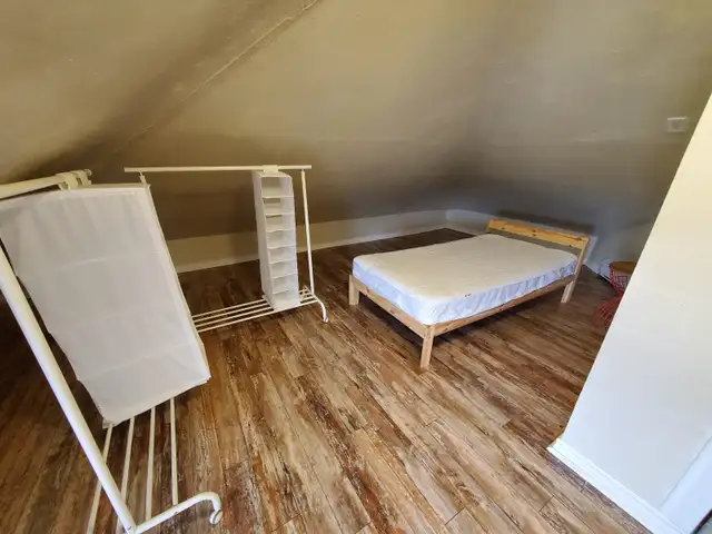 Private loft UW Architecture Conestoga students in Room Rentals & Roommates in Cambridge - Image 10