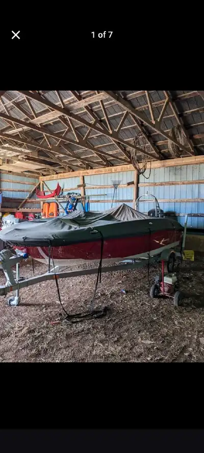 Great family boat, good for water sports, cruising and fishing. Everything works great. 115 HP EFI M...