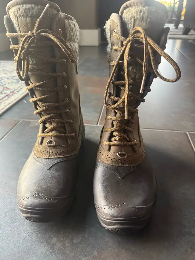 The North Face Shellista II Tall Winter Boots  in Women's - Shoes in Edmonton - Image 3