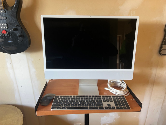 Apple iMac 24inch M1  $1200 in Desktop Computers in Thunder Bay