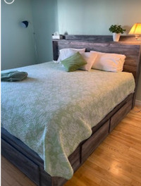 King size bed & mattress with  matching dresser 
