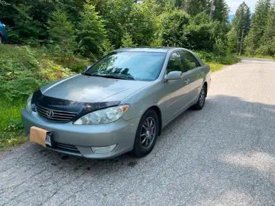 Dealer serviced since new, Salmon Arm car, leather heated seats, sunroof, 2 sets of wheels & Micheli...