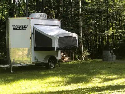 Remorque cargo 5x9 camping vtt/moto/toy hauler Si l’annonce est là, c’est toujours disponible !!! SV...