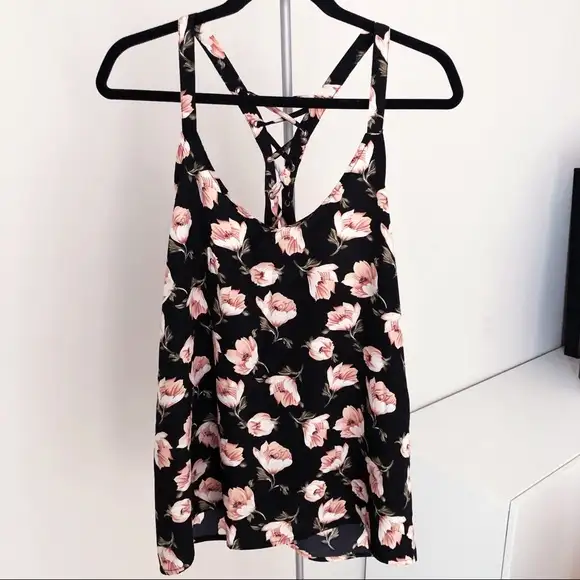 NWOT - miss love (Size L) Women's Floral Sleeveless Tank Blouse
