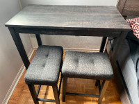 3 Piece Dining Set / Pub Set / - Brand New Condition !!!