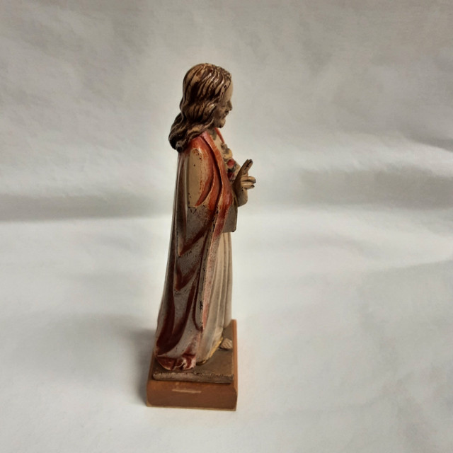 Vintage Sacred Heart Jesus Statue, Toriart Italy Olive wood base in Arts & Collectibles in Calgary - Image 4