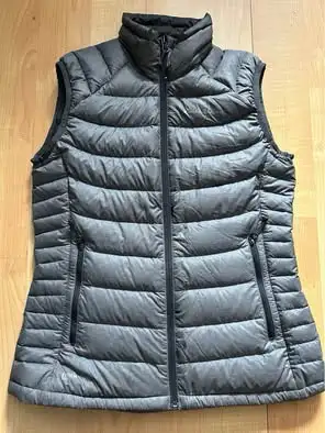 Wind River puffer vest XL $35, full-zip, T-Max Hyper-Dri in Women's - Tops & Outerwear in Oakville / Halton Region - Image 11