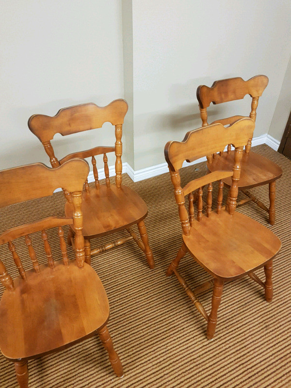 4 real oak dinning chairs in Arts & Collectibles in Mississauga / Peel Region - Image 2