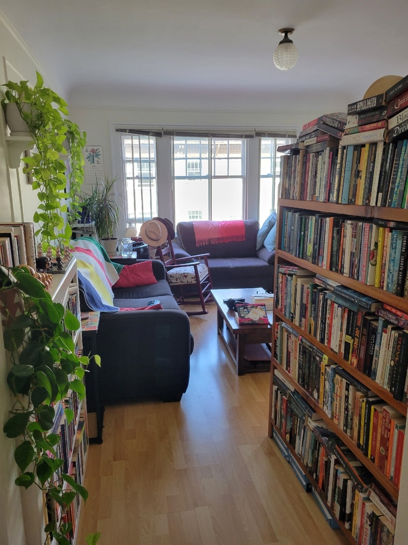 Furnished 1 year sublet available in South Granville for Sept. Long