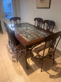 Dinning table, 6 chairs and hutch