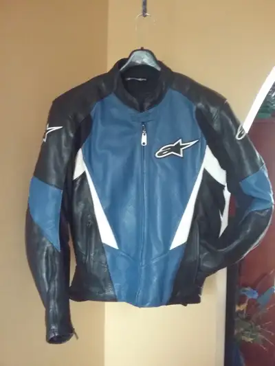 Manteau pour moto Alpinestars en cuir perforé pour homme, View more