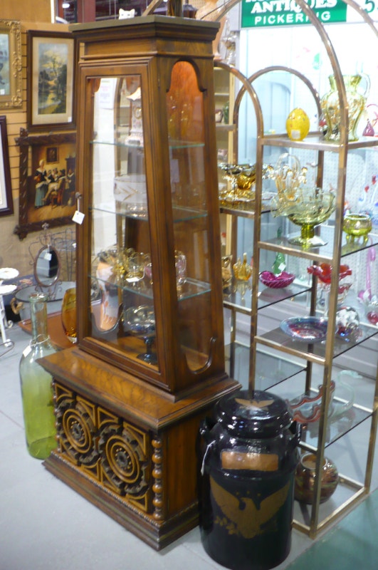 15 OFF Retro Curio MCM Wood Display Furniture Vintage Hutches & Display