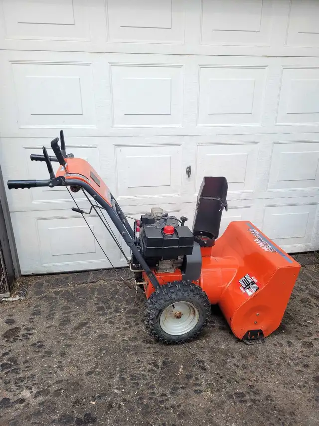 Noma 27" snowblower in Snowblowers in Kitchener / Waterloo - Image 6