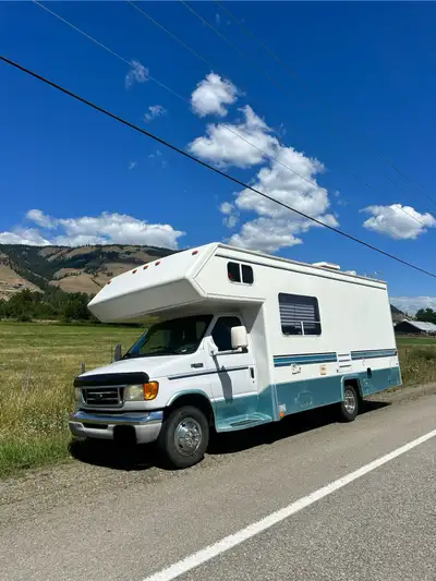 **Listed on other platforms** This dependable motorhome has been our faithful home on wheels for the...