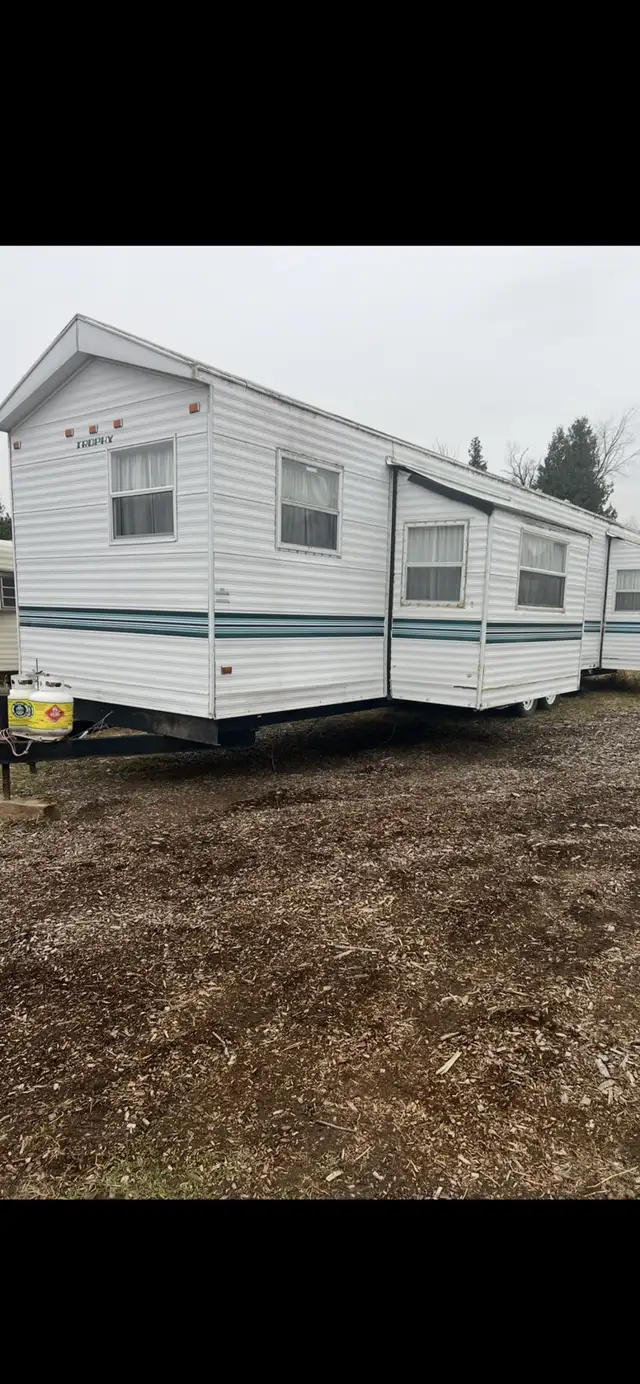 living mobile trailers tiny homes bunkie camp travel in Garage Sales in Barrie - Image 2