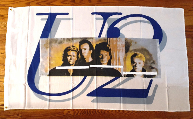 U2 FLAG EARLY VINTAGE PHOTO 34 1/2 X 59 1/2 INCHES HUGE FLAG!! in Other in Mississauga / Peel Region