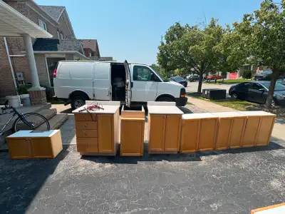 Old kitchen cabinets for sale. Willing to negotiate on price. Pick up on weekday evenings or weekend...